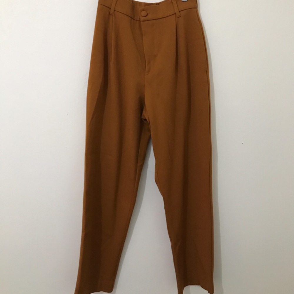 Wide leg trousers by Zara.
